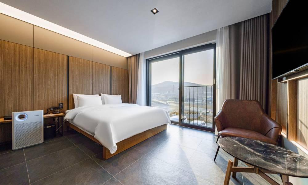 Anseong Nomad Hotel ภายนอก รูปภาพ