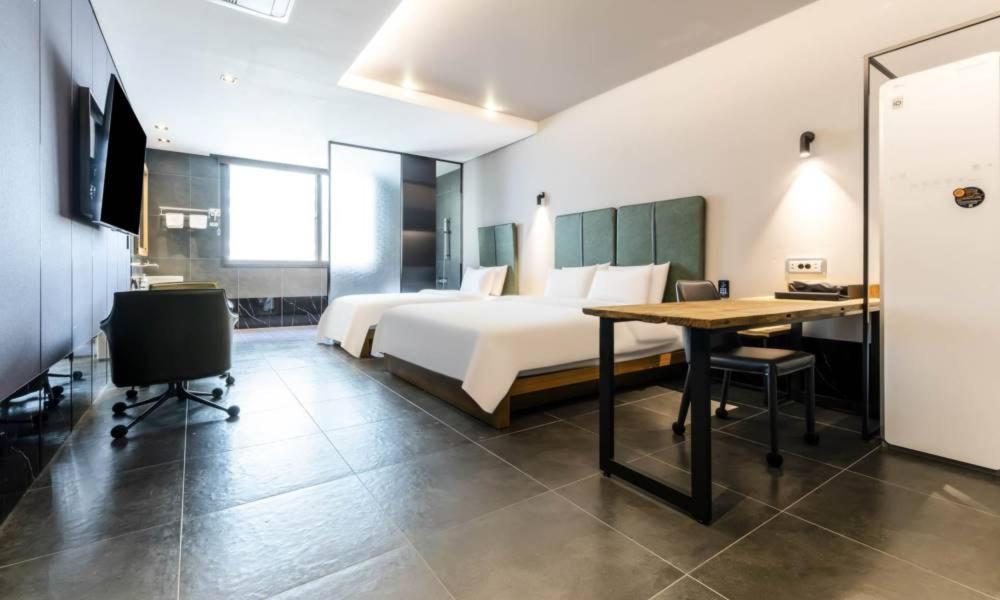 Anseong Nomad Hotel ภายนอก รูปภาพ